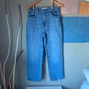 Abercrombie & Fitch The Ankle Straight Ultra High Rise Jean